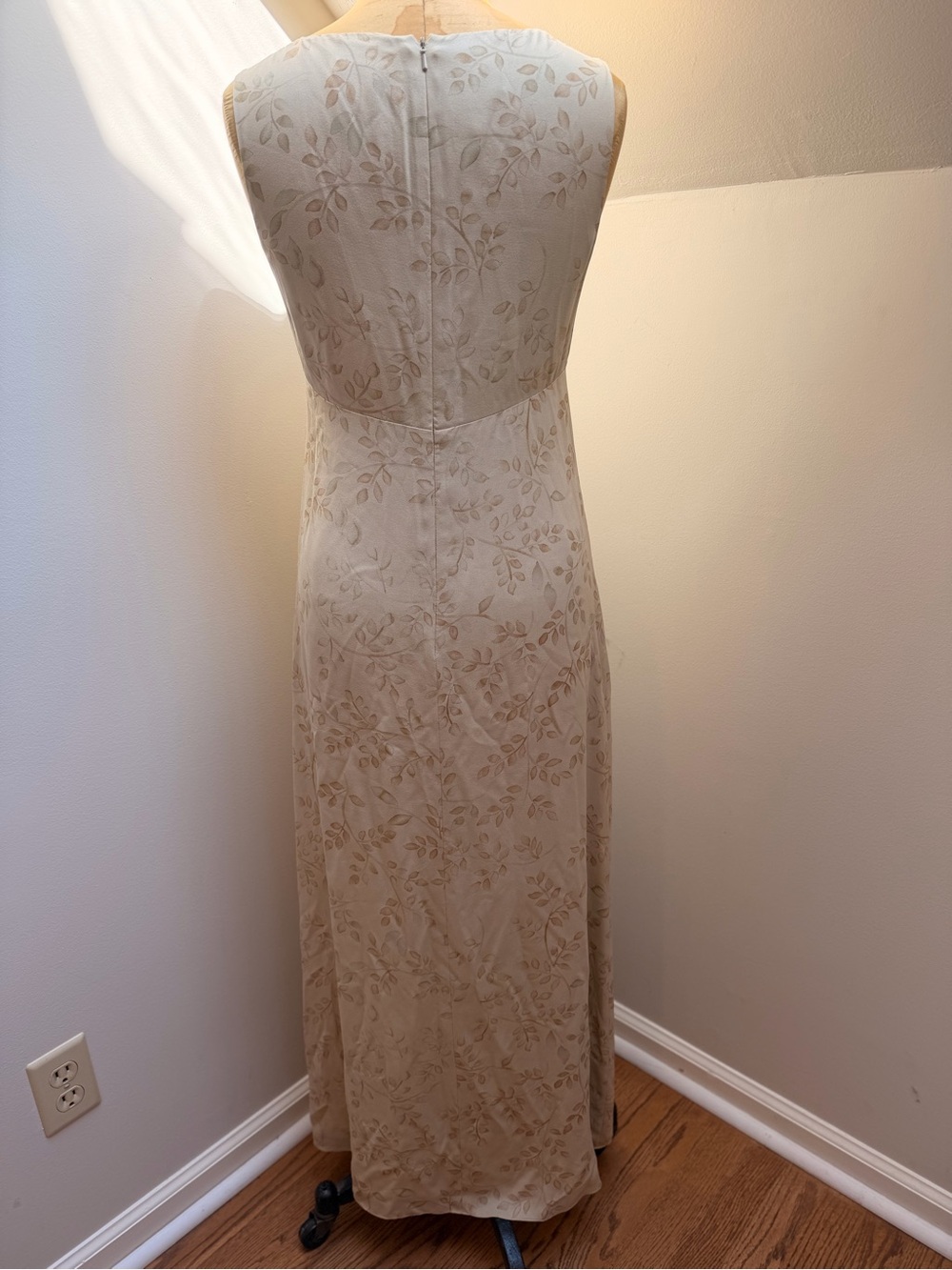Vintage 100% silk J Crew Cream Floral V-Neck Slip Dress - Picture 2 of 4